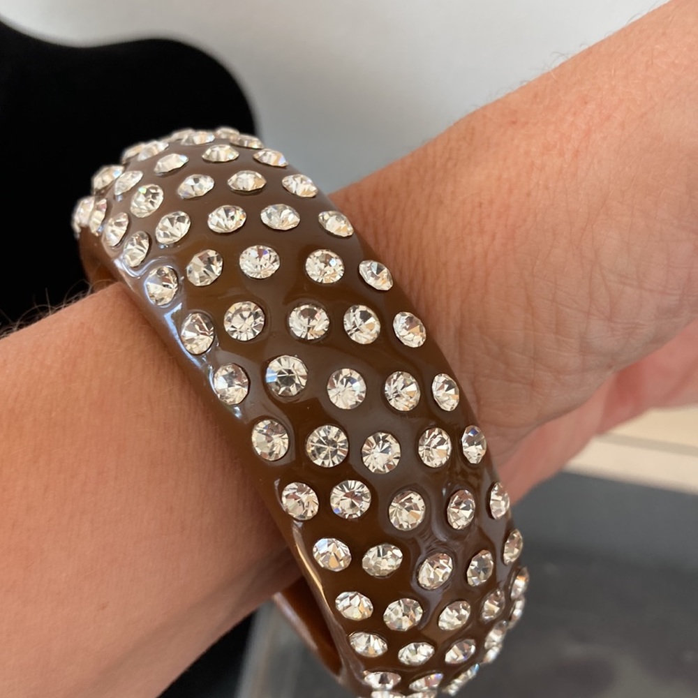 Beautiful Big Bangle - Picture 4 of 6